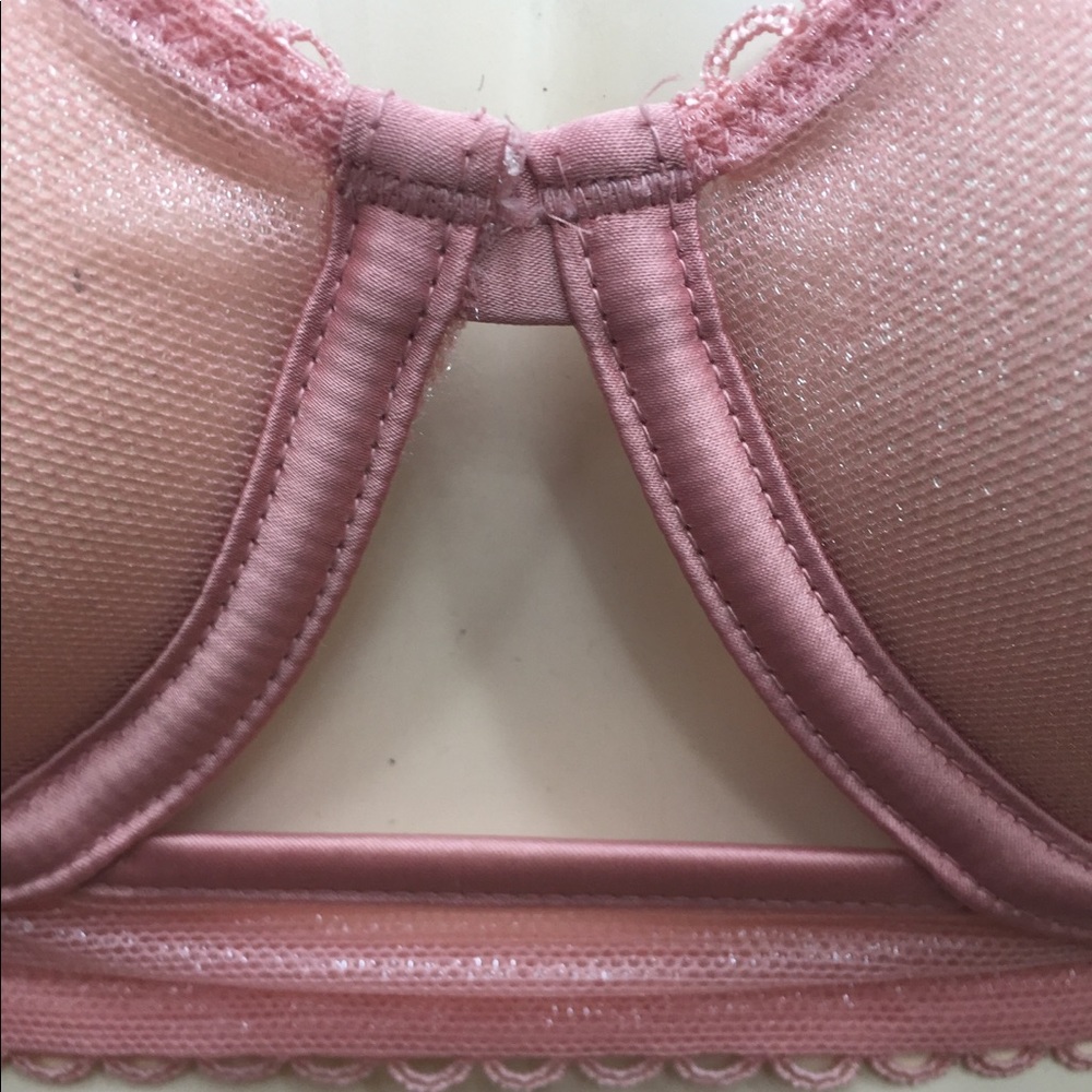 Victoria’s Secret sheer pink underwire bra HP24 - Picture 2 of 13
